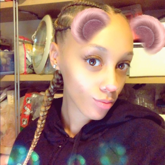 Meet your Posher, Ashleigh - Picture 1 of 1